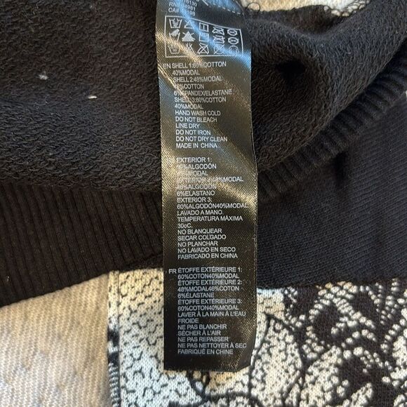 Forever 21 Black sweater‎ - Picture 5 of 5